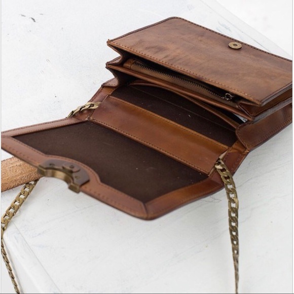 HP! Leather Foldover Crossbody Handbag! - Picture 6 of 7